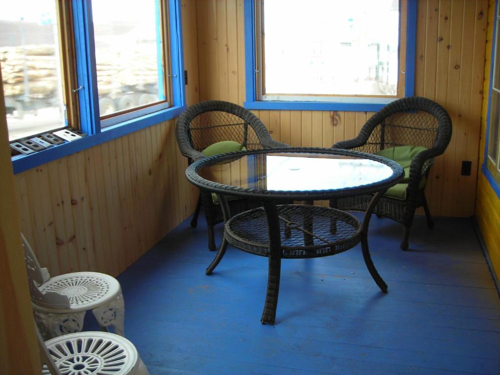 Gite Des Hauteurs Et Cafe De La Place Saint Zenon 객실 사진